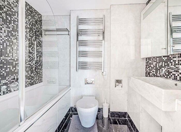 2 Bedroom Flat To Rent In Ability Place, Millharbour, Canary Wharf, London, E14
