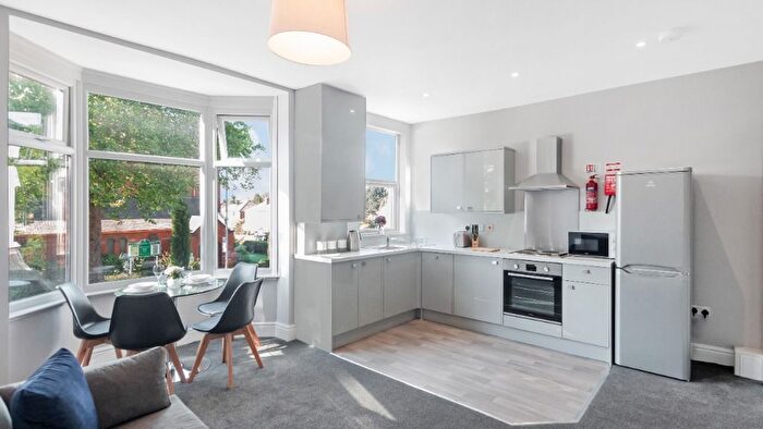 2 Bedroom Flat To Rent In Mauldeth Road, Withington, Manchester, M20