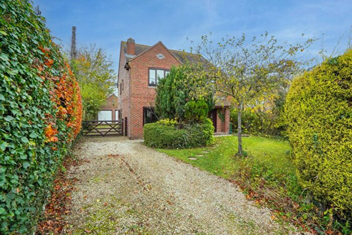 5 Bedroom Detached House For Sale In Larkhill, Wantage, OX12
