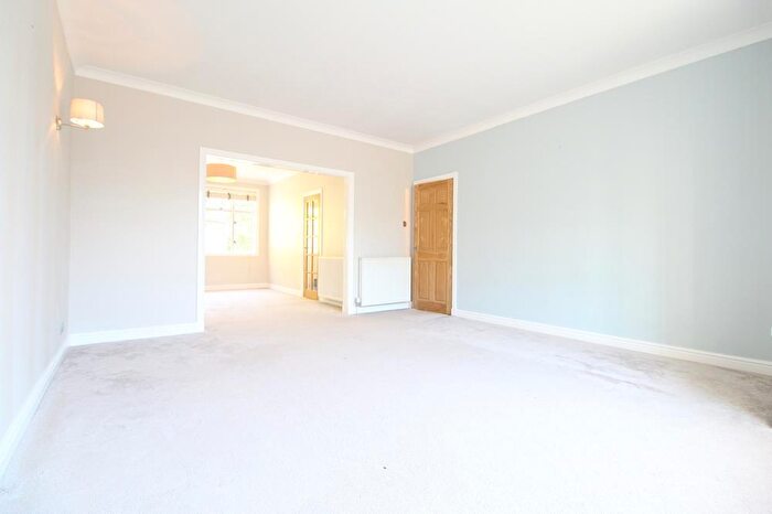 3 Bedroom Semi-Detached House To Rent In Kinaldie Crescent, Aberdeen, AB15