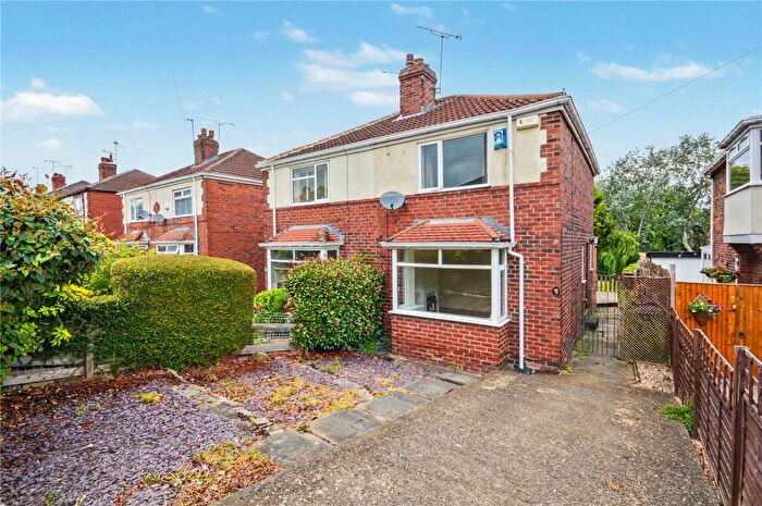 2 Bedroom Semi-Detached House For Sale In Southleigh Road, Leeds, LS11
