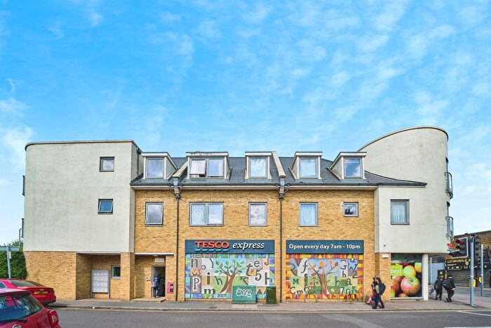 1 Bedroom Flat For Sale In Harwoods Road, Watford, WD18