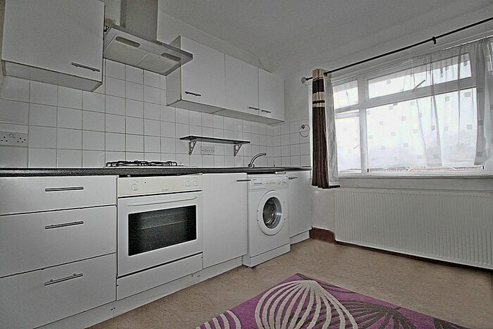 2 Bedroom Flat To Rent In Hounslow Road, Feltham, TW14