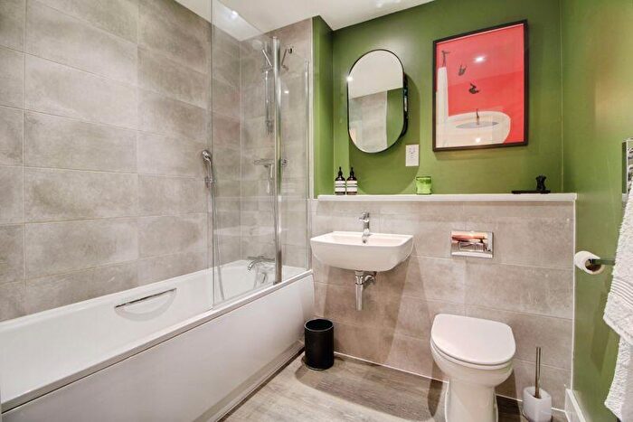 1 Bedroom Flat For Sale In Field Maple Close, St Neots, PE19