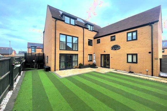 5 Bedroom Property To Rent In Temple Road, Cambridge, CB24