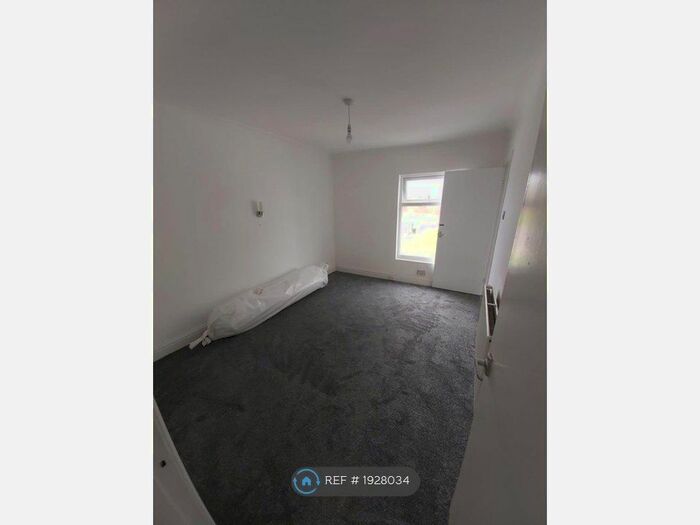 2 Bedroom End Of Terrace House To Rent In Borough Road, Birkenhead, CH42