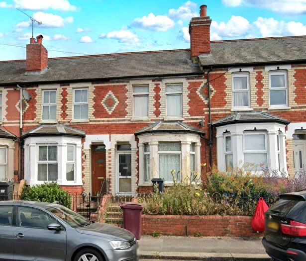 3 Bedroom Terraced House For Sale In Elgar Road South, Reading, RG2
