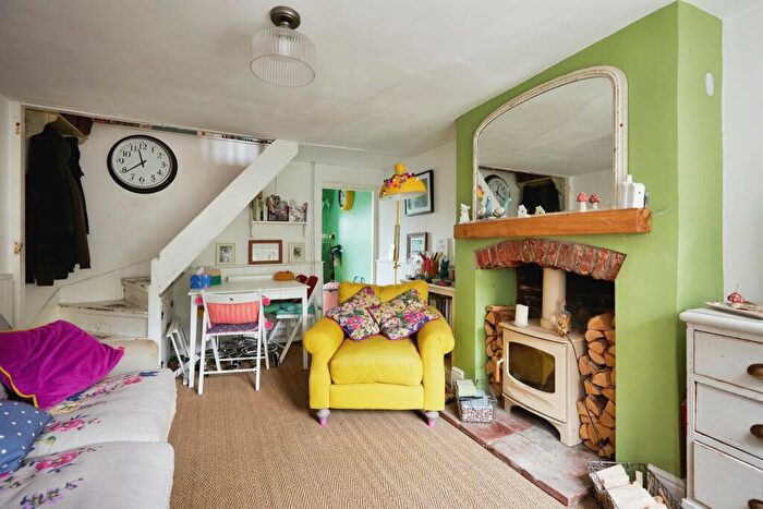 2 Bedroom Character Property For Sale In Bryanston Street, Blandford Forum, DT11