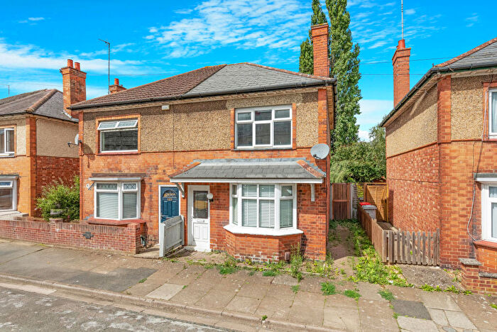 3 Bedroom Semi-Detached House For Sale In Cambridge Street, Kettering, Northamptonshire, NN16