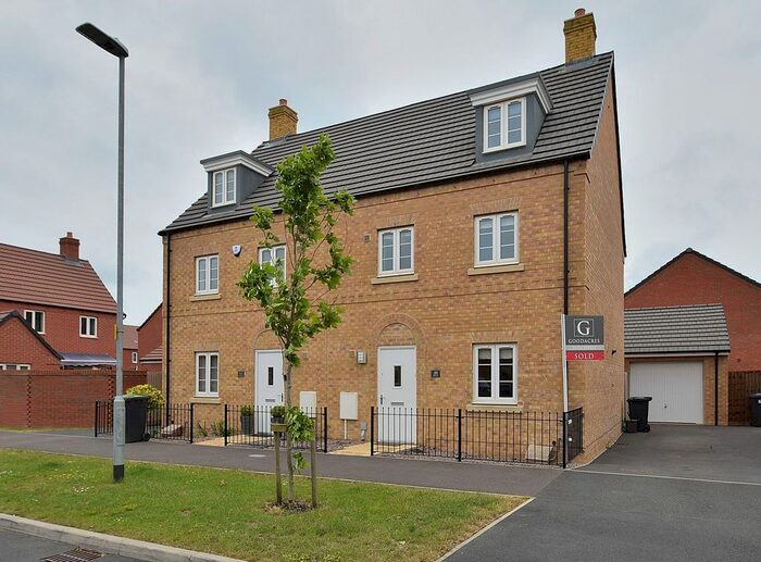 4 Bedroom Mews To Rent In Thillans, Cranfield, MK43