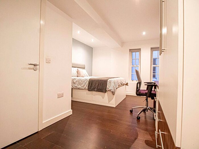 2 Bedroom Apartment To Rent In Apt, Park Square Residence #, LS1