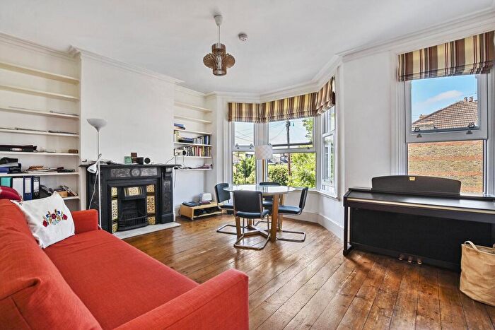 2 Bedroom Flat For Sale In Langler Road, London, NW10