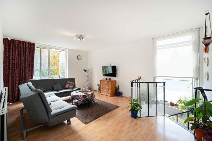 2 Bedroom Flat To Rent In Haverstock Hill, London, NW3