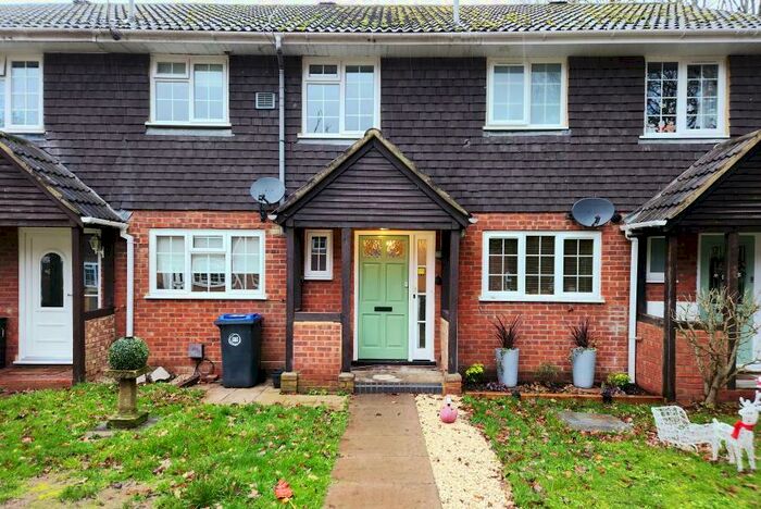 3 Bedroom Terraced House To Rent In Lightwater, GU18