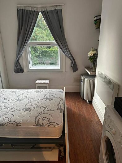 Studio To Rent In Birkbeck Road, Acton, W3