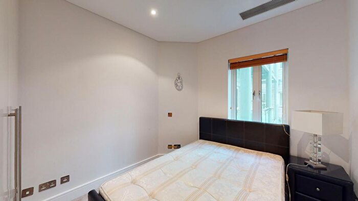 2 Bedroom Flat For Sale In Maida Vale, London, W9