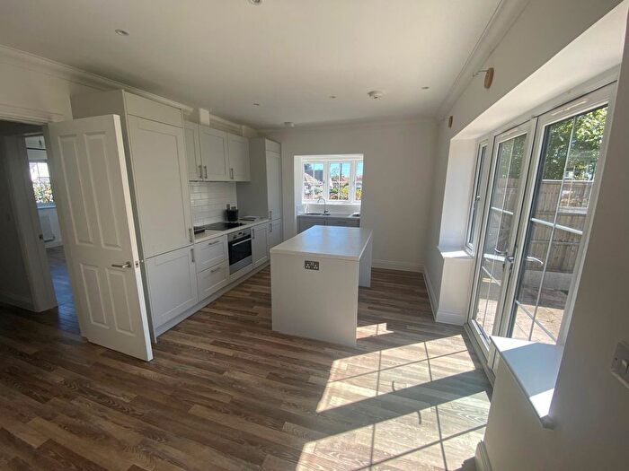 4 Bedroom End Of Terrace House To Rent In Hart Road, Thundersley, Essex, SS7