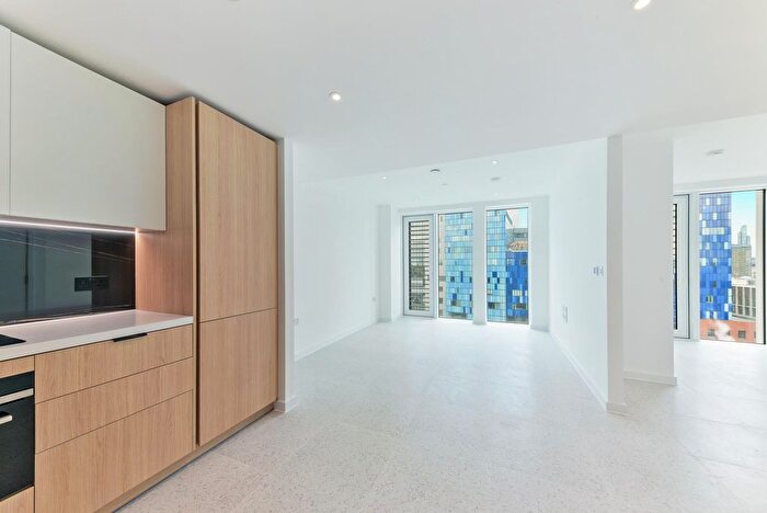 Studio To Rent In Bouchon Point, The Silk District, E1