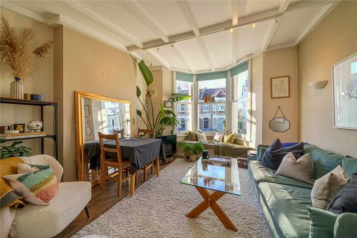 1 Bedroom Flat To Rent In Marsden Road, Peckham Rye, London, SE15