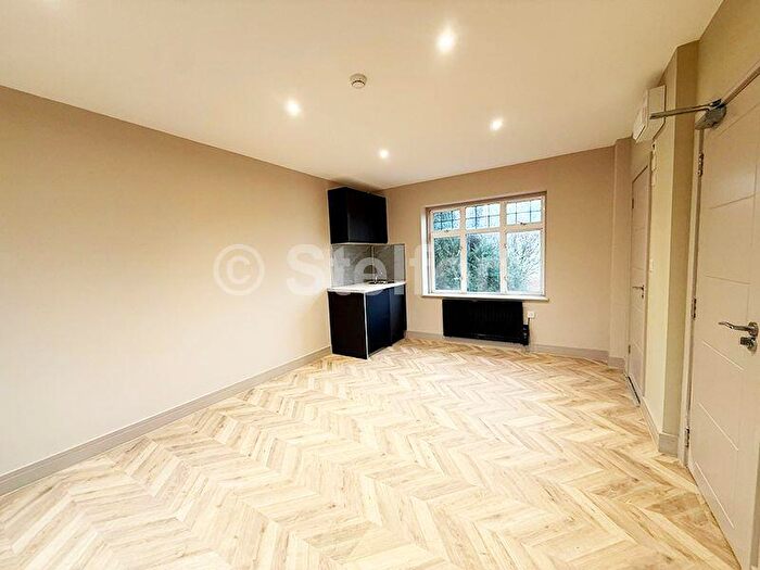 6 Bedroom Semi Detached House To Rent In Kenton Lane, Harrow, HA3