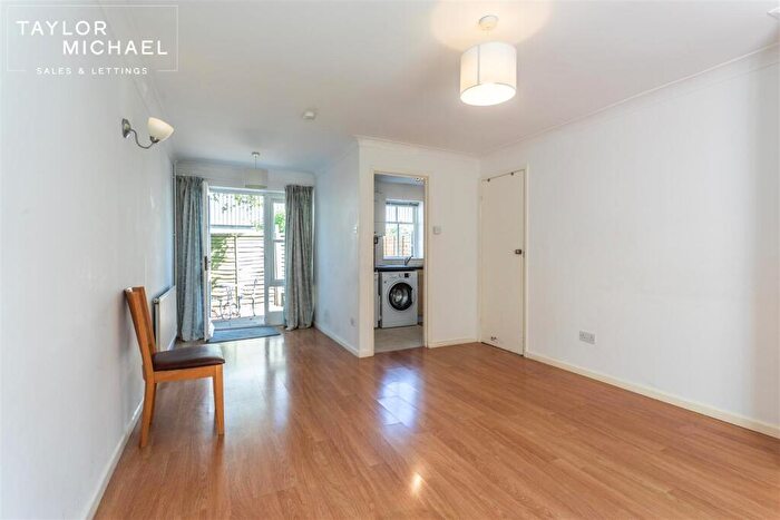 3 Bedroom Terraced House For Sale In Portland Street, North Laine, Brighton, BN1 - Photo 2