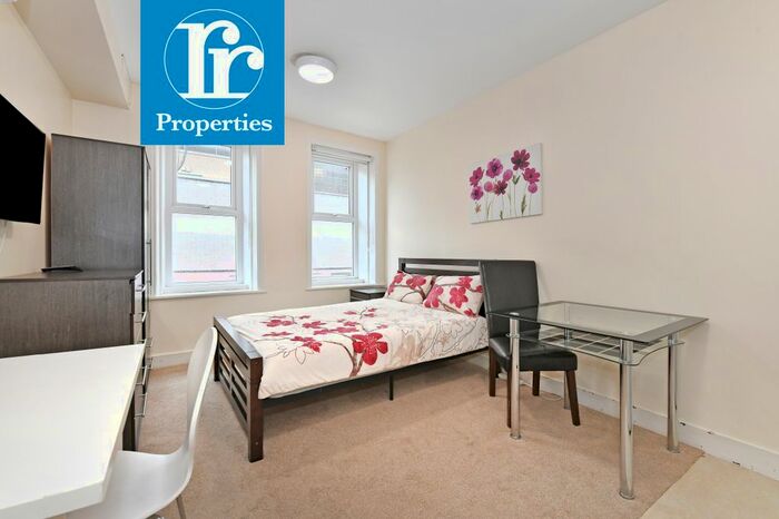 Studio To Rent In Cromwell Road, London, SW7