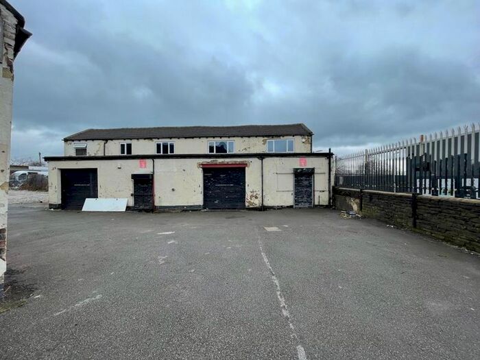 Property To Rent In Rooley Lane, Bradford, BD4