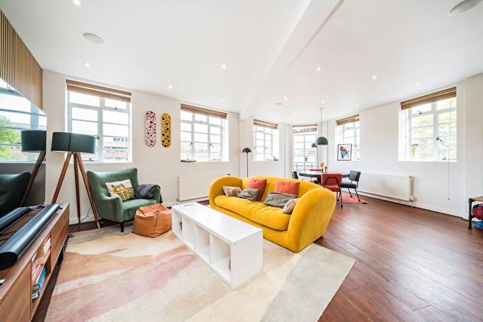 3 Bedroom Flat For Sale In John Street, Bloomsbury, WC1N