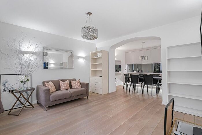 3 Bedroom Flat To Rent In Cromwell Road, London, SW7