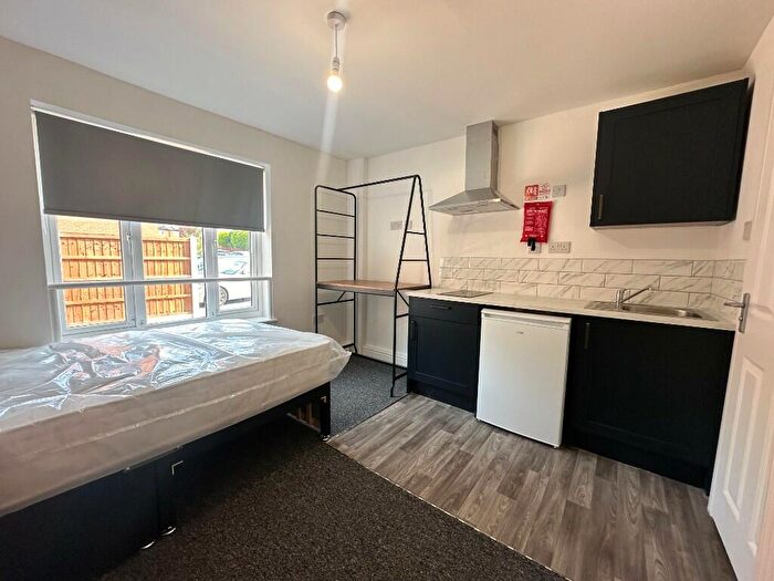 Studio To Rent In Graham Street, Nottingham, Nottinghamshire, NG7