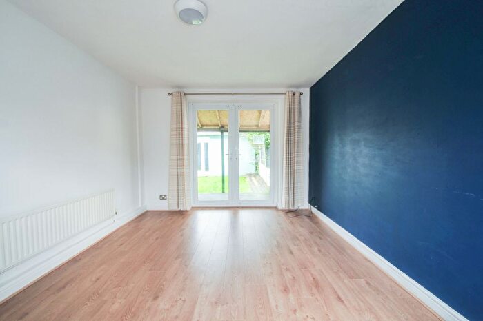 3 Bedroom Town House To Rent In Bed House – Dorchester Road, Swinton, M27