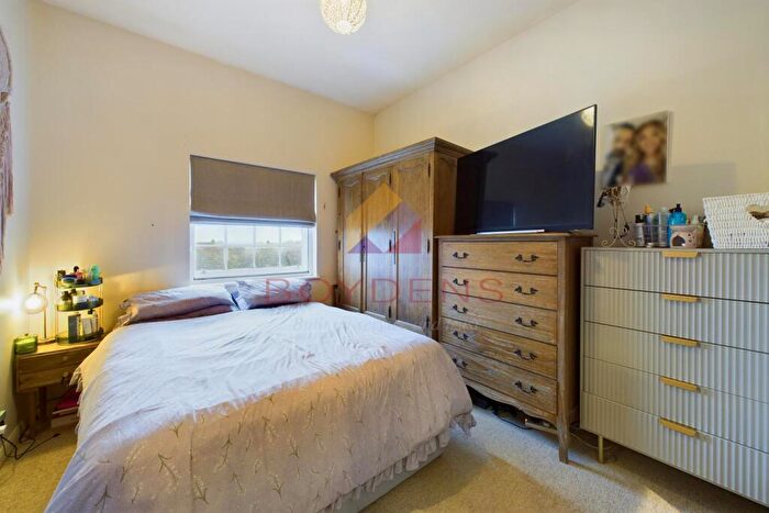 2 Bedroom Apartment For Sale In West Bergholt, Colchester, CO6