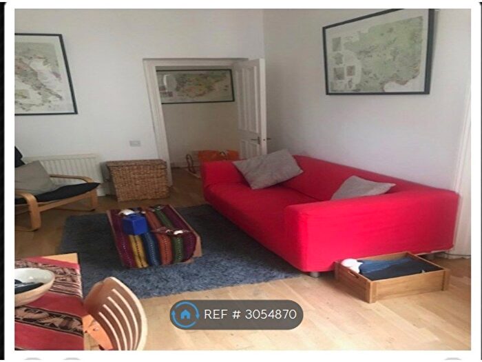 2 Bedroom Flat To Rent In Bedford Road, London, SW4