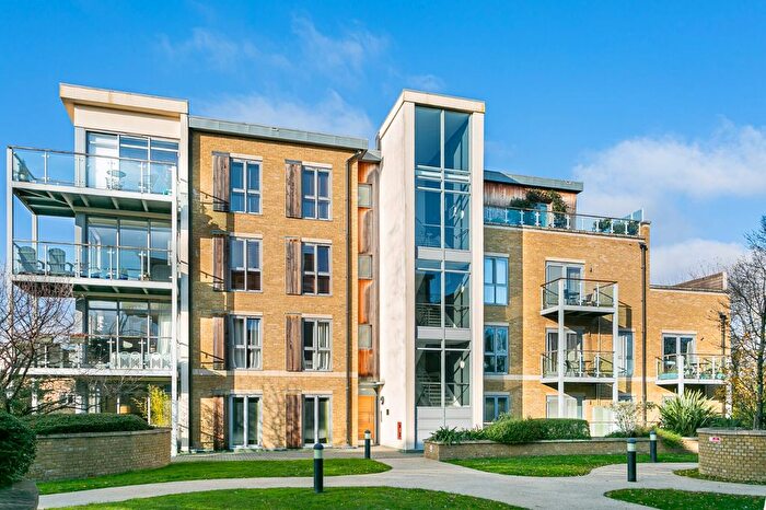 1 Bedroom Flat To Rent In Makepeace Court, Blagrove Road, Teddington, TW11