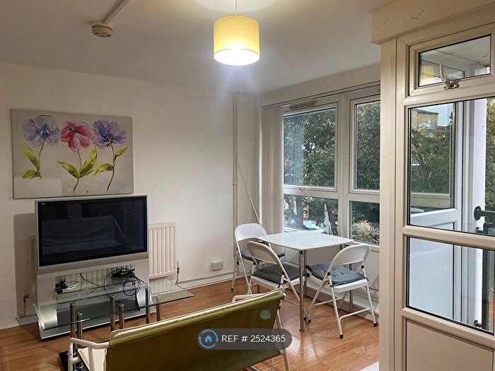 4 Bedroom Flat To Rent In Bunbury House, London, SE15