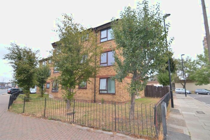 1 Bedroom Flat To Rent In Premier Court, Eastfield Road, Enfield, Greater London EN3