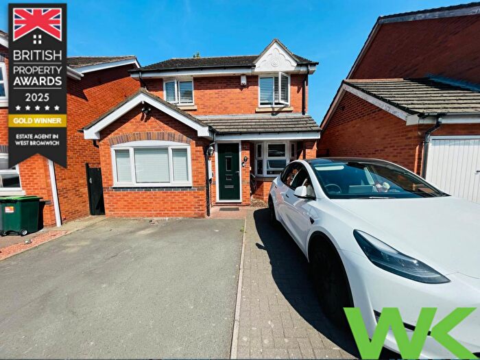 3 Bedroom Detached House For Sale In Stable Croft, West Bromwich, B71