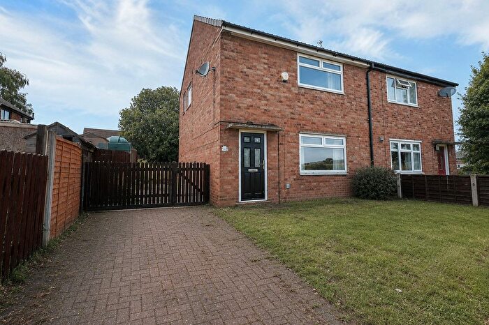 2 Bedroom Semi-Detached House To Rent In Hendal Lane, Wakefield, WF2