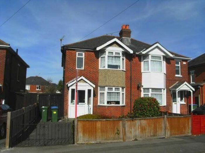 3 Bedroom Semi-Detached House To Rent In Mill Road, Southampton, SO15