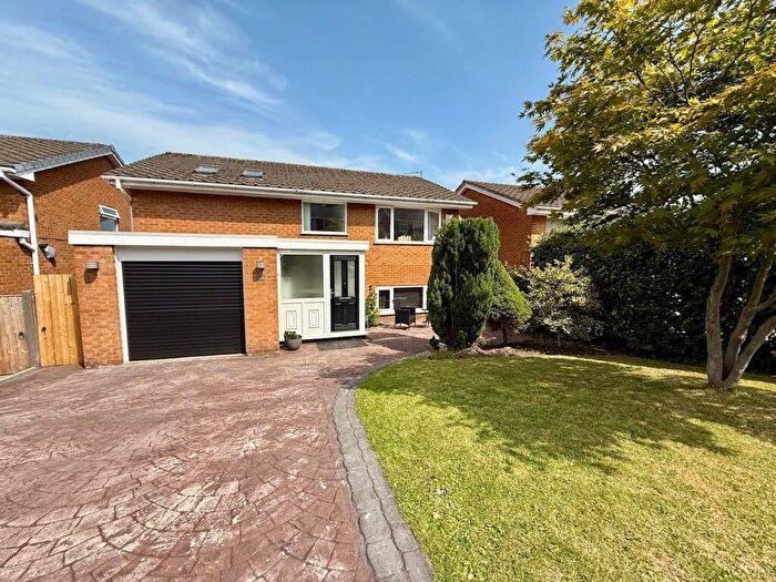 5 Bedroom House For Sale In Chantry Road, Disley, SK12