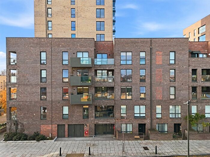 1 Bedroom Flat For Sale In Aston Street, London, E14