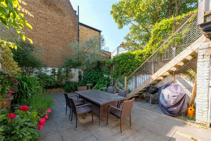 2 Bedroom Flat To Rent In Fulham Road, Parsons Green, SW6