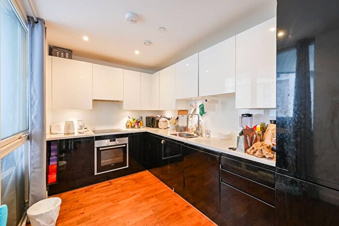 2 Bedroom Flat For Sale In Discovery Tower, Canning Town, London, E16