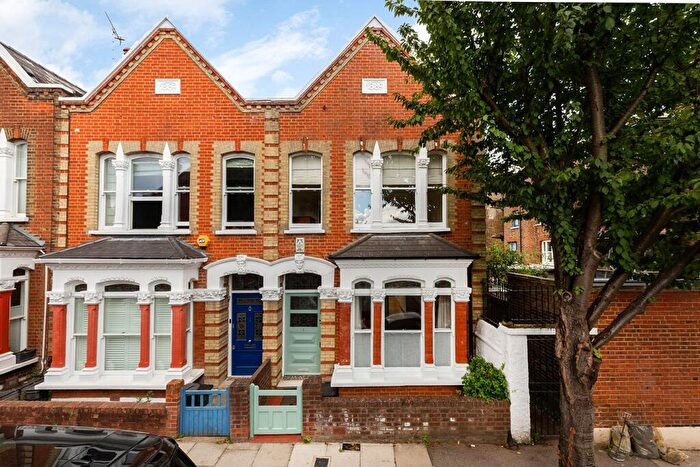 2 Bedroom Terraced House To Rent In Fergus Road, London, N5