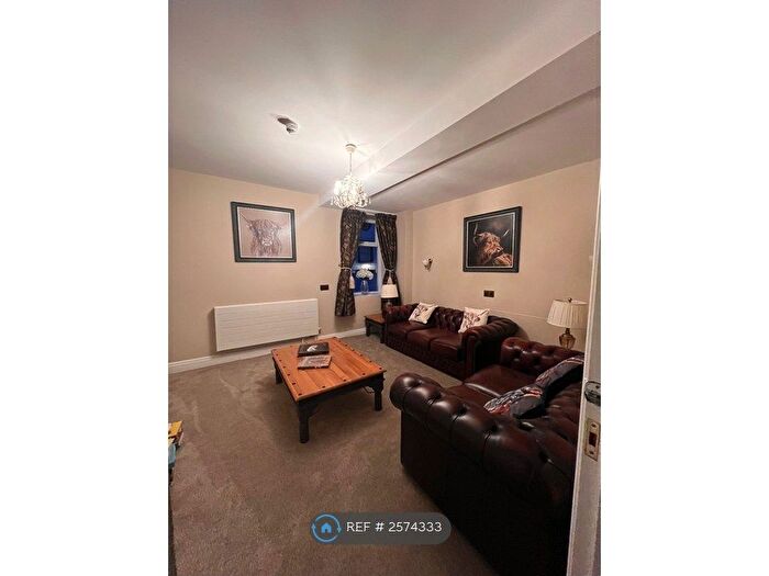 3 Bedroom Flat To Rent In Cilgwyn Manor, Llangadog, SA19