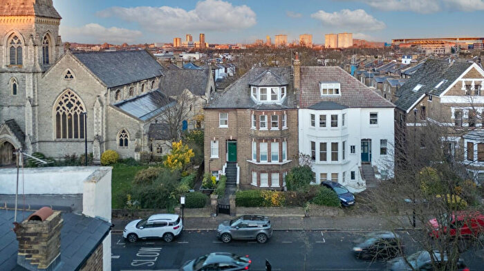 6 Bedroom Semi-Detached House For Sale In Hillmarton Road, London, N7