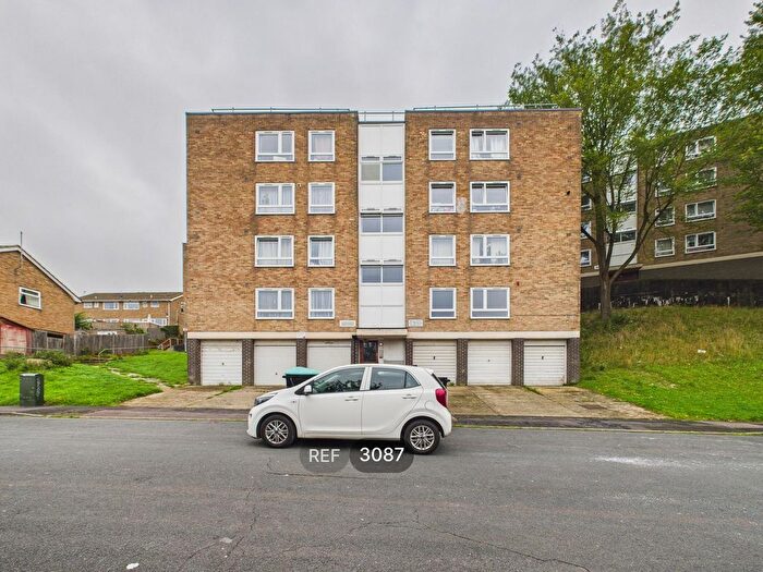 3 Bedroom Flat To Rent In , Fitch Drive, Brighton, BN2