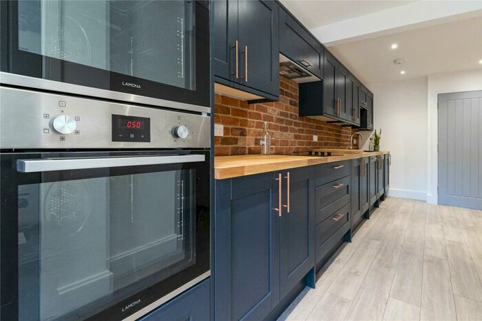 6 Bedroom Terraced House To Rent In Stoke Hill, Exeter, Devon, EX4