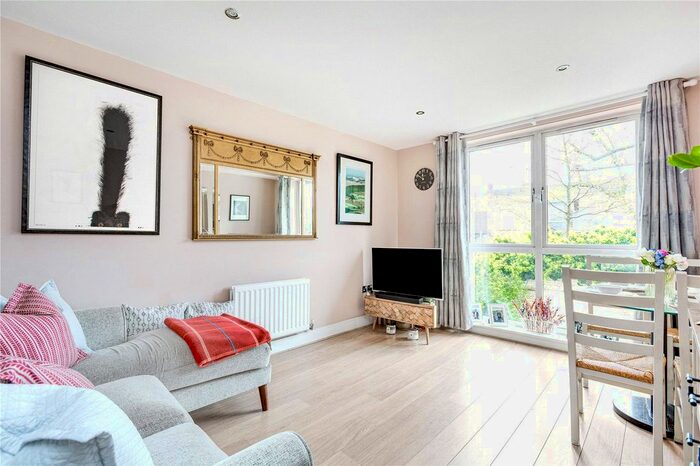 2 Bedroom Flat To Rent In Eltringham Street, London, SW18