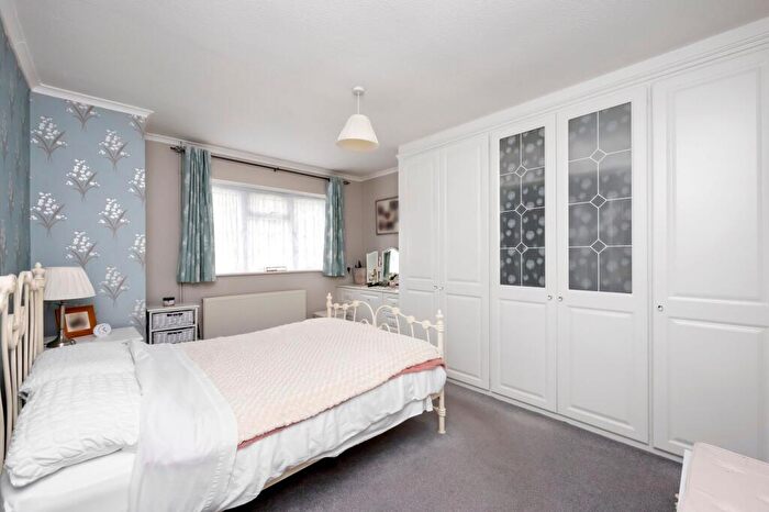 2 Bedroom Bungalow For Sale In Penfold Way, Steyning, BN44